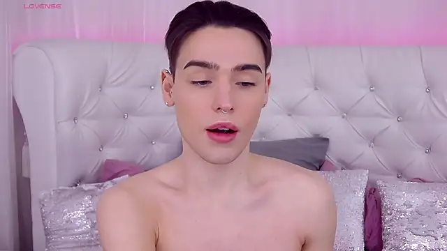 RobbyCharming online show from 03/06/25, 07:43