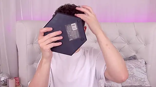 RobbyCharming online show from 09/18/25, 03:41