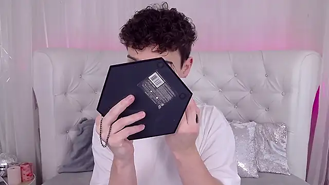 RobbyCharming online show from 10/03/25, 03:36