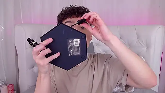 RobbyCharming online show from 10/10/25, 03:38