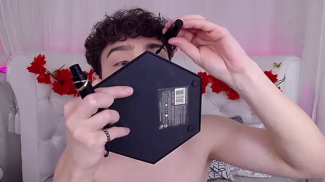 Snapshot of RobbyCharming chatting on 11/01/25, 03:30 RobbyCharming online show from 11/01/25, 03:30