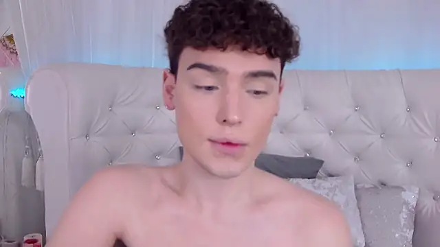 Snapshot of RobbyCharming chatting on 11/05/25, 03:39 RobbyCharming online show from 11/05/25, 03:39