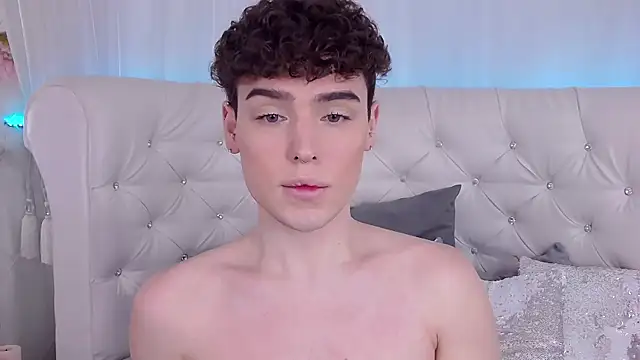 Snapshot of RobbyCharming chatting on 11/08/25, 03:39 RobbyCharming online show from 11/08/25, 03:39