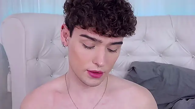 Snapshot of RobbyCharming chatting on 11/12/25, 03:45 RobbyCharming online show from 11/12/25, 03:45