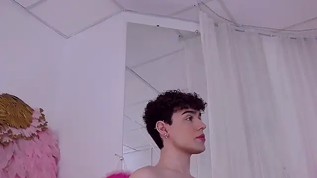 Snapshot of RobbyCharming chatting on 11/17/25, 03:45 RobbyCharming online show from 11/17/25, 03:45