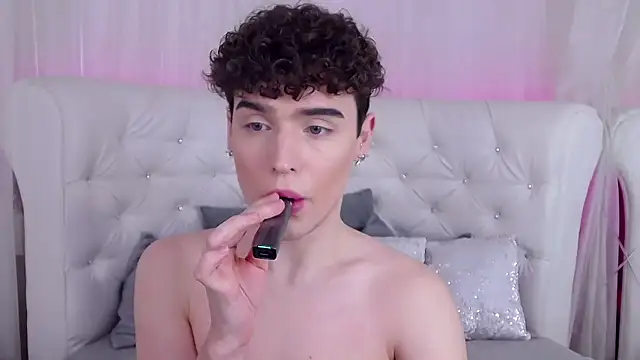 Snapshot of RobbyCharming chatting on 11/21/25, 03:38 RobbyCharming online show from 11/21/25, 03:38