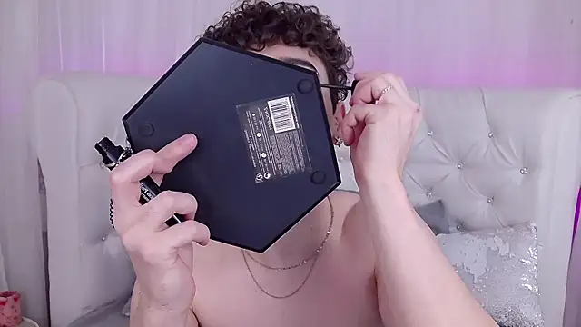 Snapshot of RobbyCharming chatting on 11/27/25, 03:41 RobbyCharming online show from 11/27/25, 03:41