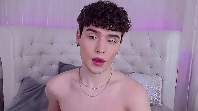 Snapshot of RobbyCharming chatting on 11/29/25, 04:04 RobbyCharming online show from 11/29/25, 04:04