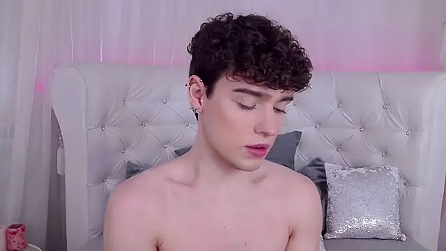 Snapshot of RobbyCharming chatting on 12/05/25, 03:48 RobbyCharming online show from 12/05/25, 03:48