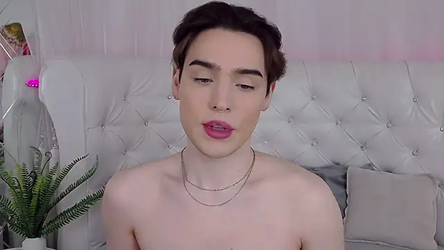 Snapshot of RobbyCharming chatting on 04/18/26, 04:38 RobbyCharming online show from 04/18/26, 04:38