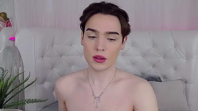 Snapshot of RobbyCharming chatting on 04/19/26, 04:34 RobbyCharming online show from 04/19/26, 04:34