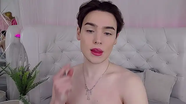 Snapshot of RobbyCharming chatting on 04/20/26, 04:48 RobbyCharming online show from 04/20/26, 04:48
