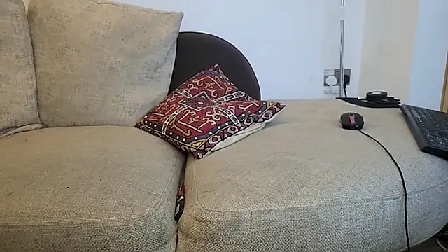 uk-bobbie-uk online show from 10/21/25, 06:25