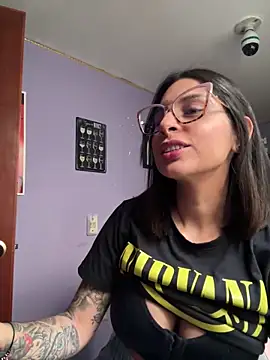 charlotte stevenss  online show from 01/07/25, 02:41