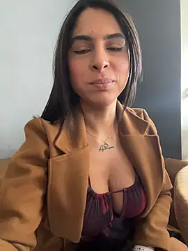 Snapshot of charlotte_stevenss_ chatting on 10/04/25, 03:32 charlotte stevenss online show from 10/04/25, 03:32