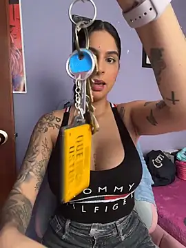 Snapshot of charlotte_stevenss_ chatting on 10/10/25, 02:38 charlotte stevenss online show from 10/10/25, 02:38