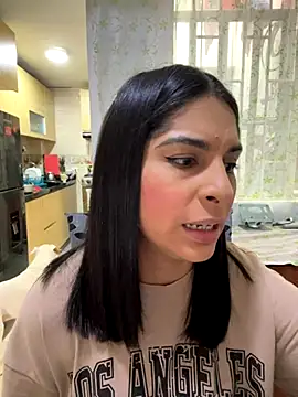 Snapshot of charlotte_stevenss_ chatting on 10/25/25, 02:35 charlotte stevenss online show from 10/25/25, 02:35