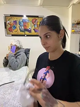 Snapshot of charlotte_stevenss_ chatting on 10/28/25, 03:04 charlotte stevenss online show from 10/28/25, 03:04