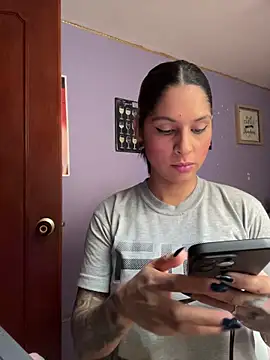 Snapshot of charlotte_stevenss_ chatting on 11/24/25, 02:39 charlotte stevenss online show from 11/24/25, 02:39