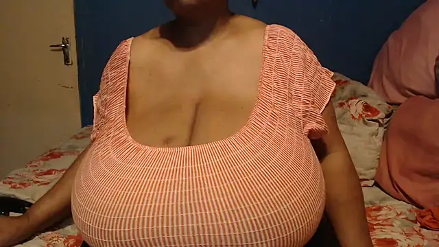 CUTEFIRMMELONSS online show from 10/12/25, 08:30