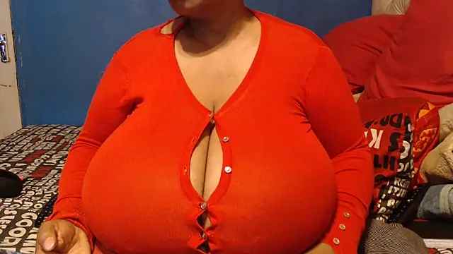 CUTEFIRMMELONSS online show from 11/16/25, 04:12