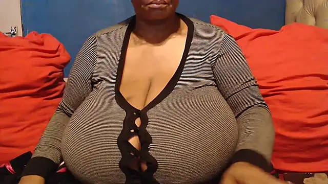 CUTEFIRMMELONSS online show from 12/19/25, 03:35