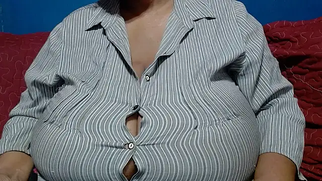CUTEFIRMMELONSS online show from 06/08/26, 03:29