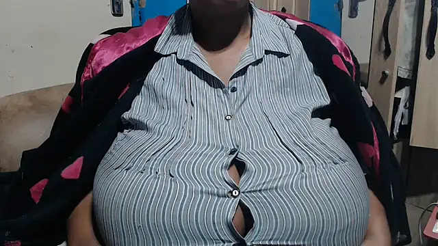 CUTEFIRMMELONSS online show from 07/10/26, 06:10