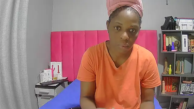 Shaniko89 online show from 10/25/25, 04:53