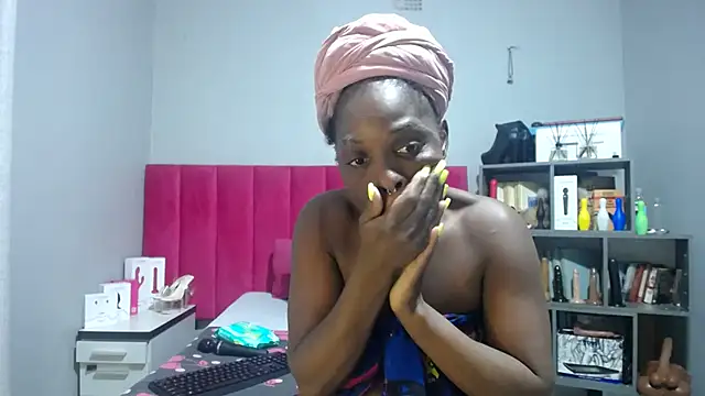 Shaniko89 online show from 11/05/25, 05:13