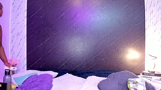 Snapshot of Darnellqueen chatting on 10/06/25, 03:59 Darnellqueen online show from 10/06/25, 03:59