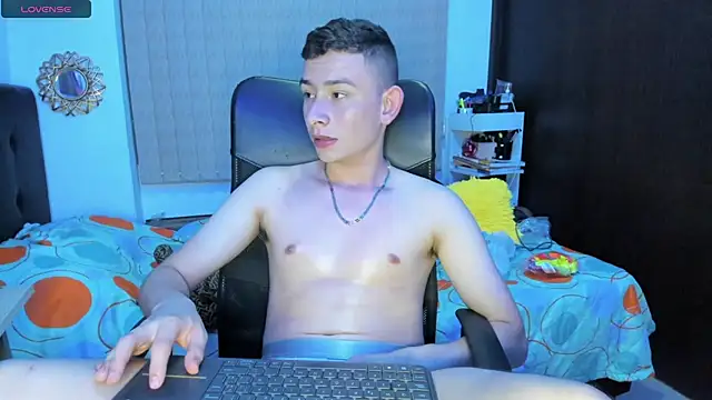 Snapshot of Christ_Miller3 chatting on 02/22/25, 04:29 Christ Miller3 online show from 02/22/25, 04:29