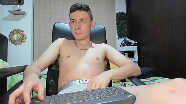 Snapshot of Christ_Miller3 chatting on 03/22/25, 02:16 Christ Miller3 online show from 03/22/25, 02:16