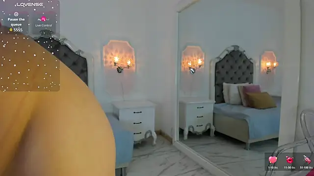 Valentina Ross  online show from 05/06/26, 12:32