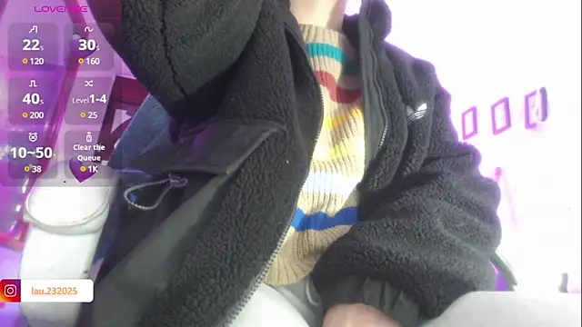 Snapshot of Laurel23_ chatting on 02/13/25, 11:50 Laurel23 online show from 02/13/25, 11:50