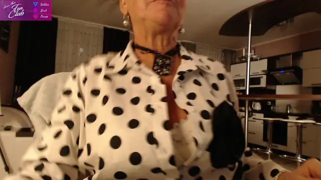 Snapshot of roxana_brooks chatting on 12/05/24, 02:44 roxana brooks online show from 12/05/24, 02:44