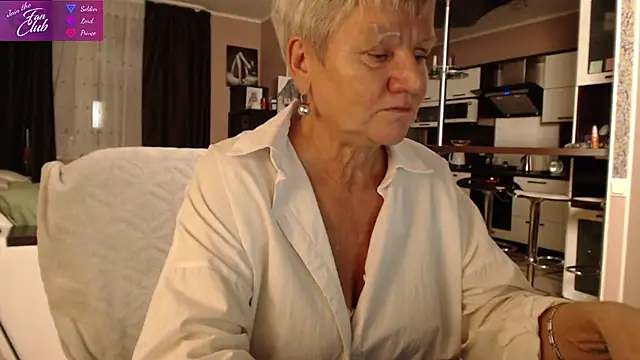 Snapshot of roxana_brooks chatting on 12/11/24, 02:54 roxana brooks online show from 12/11/24, 02:54