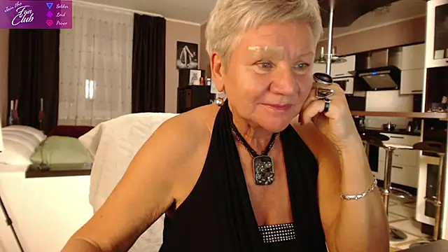 Snapshot of roxana_brooks chatting on 12/13/24, 03:00 roxana brooks online show from 12/13/24, 03:00