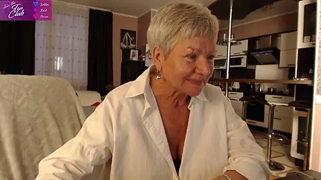 Snapshot of roxana_brooks chatting on 12/14/24, 01:27 roxana brooks online show from 12/14/24, 01:27