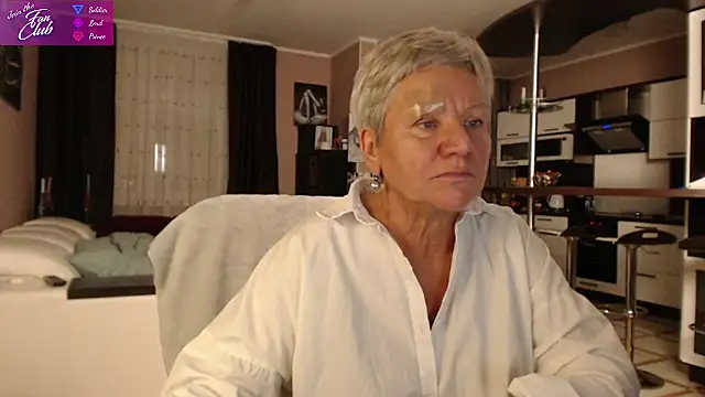 Snapshot of roxana_brooks chatting on 12/15/24, 04:15 roxana brooks online show from 12/15/24, 04:15