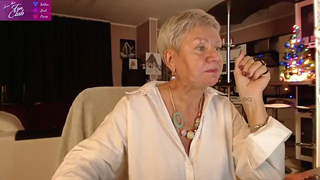 Snapshot of roxana_brooks chatting on 12/18/24, 05:21 roxana brooks online show from 12/18/24, 05:21