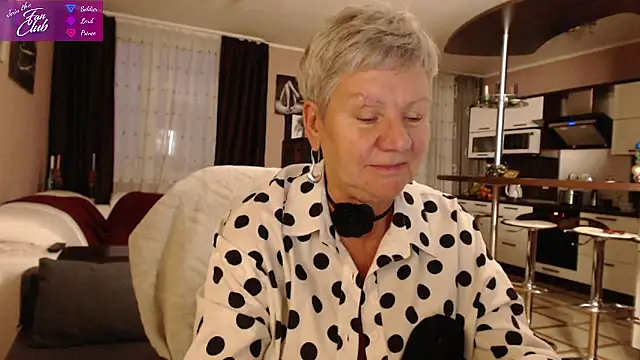 Snapshot of roxana_brooks chatting on 12/29/24, 01:38 roxana brooks online show from 12/29/24, 01:38