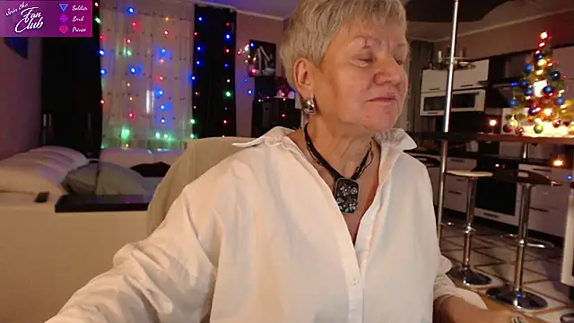 Snapshot of roxana_brooks chatting on 01/01/25, 03:03 roxana brooks online show from 01/01/25, 03:03