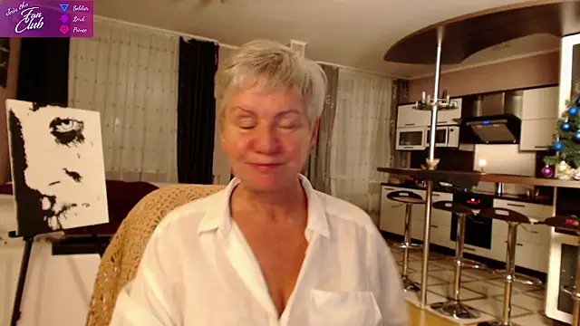 Snapshot of roxana_brooks chatting on 01/08/25, 02:35 roxana brooks online show from 01/08/25, 02:35