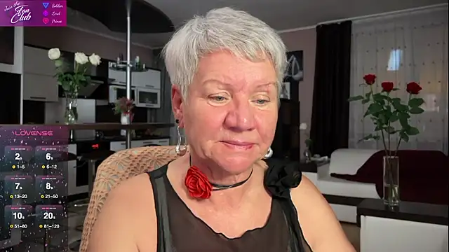 Snapshot of roxana_brooks chatting on 02/02/25, 05:04 roxana brooks online show from 02/02/25, 05:04