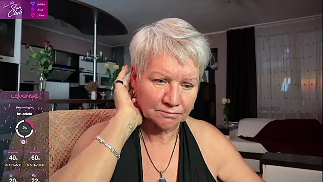 Snapshot of roxana_brooks chatting on 02/10/25, 03:21 roxana brooks online show from 02/10/25, 03:21