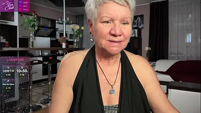 Snapshot of roxana_brooks chatting on 02/10/25, 06:24 roxana brooks online show from 02/10/25, 06:24