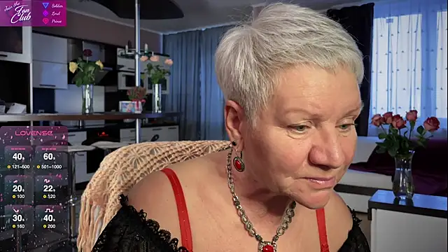 Snapshot of roxana_brooks chatting on 02/18/25, 02:38 roxana brooks online show from 02/18/25, 02:38