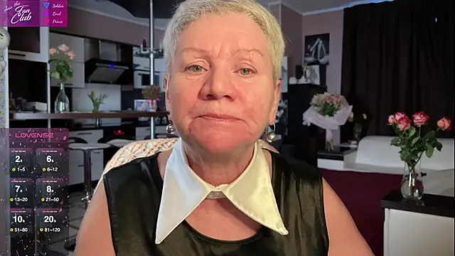 Snapshot of roxana_brooks chatting on 02/20/25, 02:24 roxana brooks online show from 02/20/25, 02:24