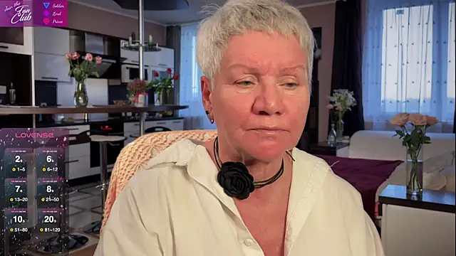 Snapshot of roxana_brooks chatting on 02/27/25, 02:32 roxana brooks online show from 02/27/25, 02:32